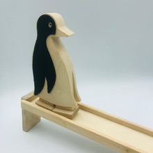 Charger l&#39;image dans la galerie, Le pingouin marcheur
